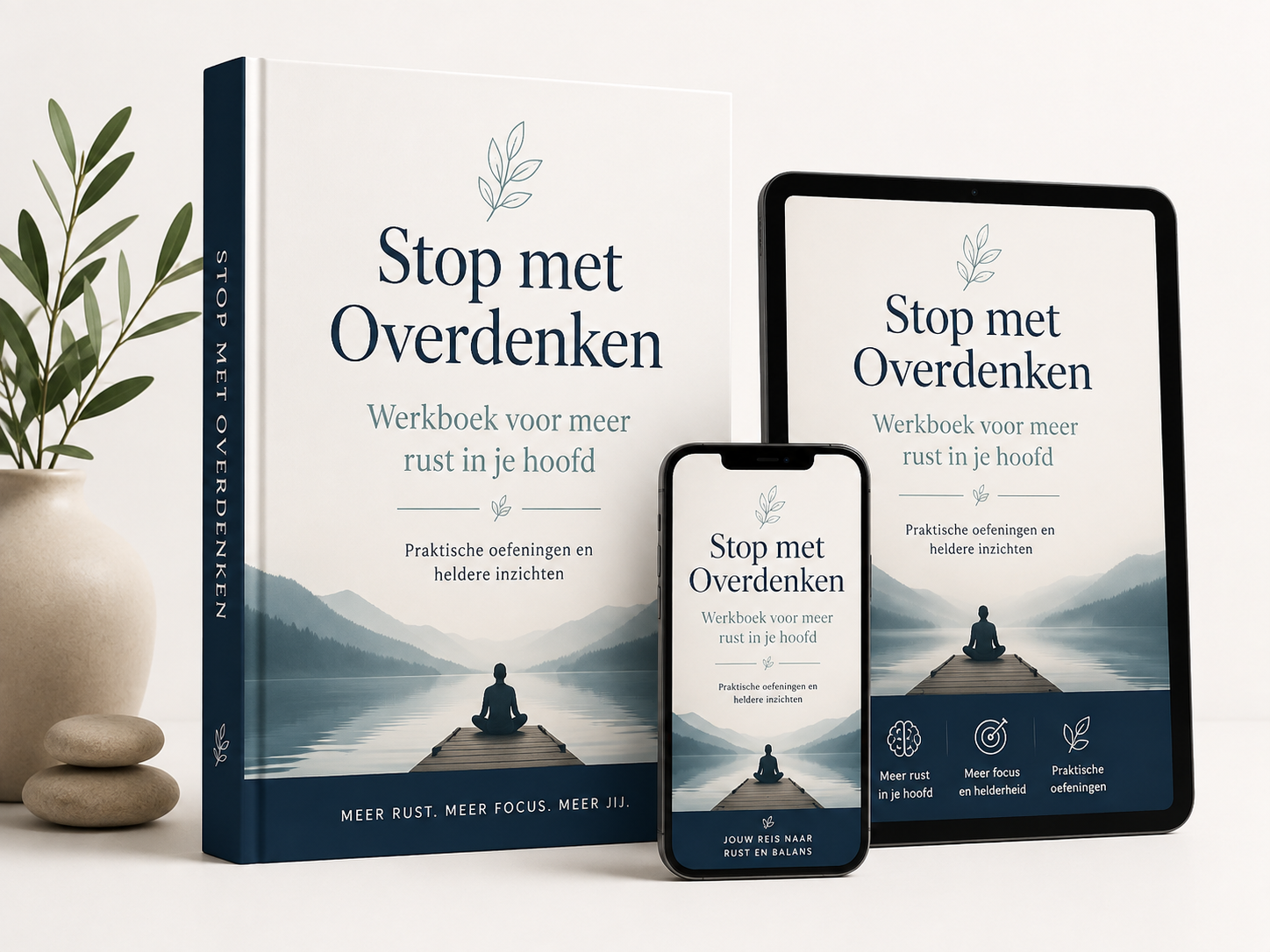 Mockup van het digitale werkboek Stop met Overdenken op boek, tablet en telefoon